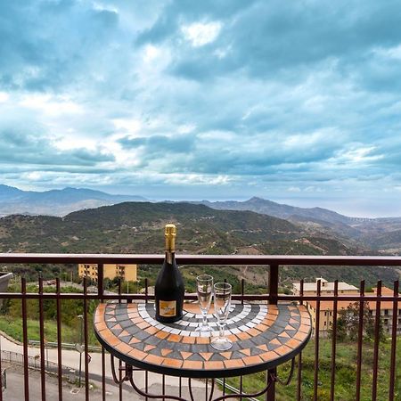 Casa Vacanze Dell'Angelo San Mauro Castelverde Екстериор снимка