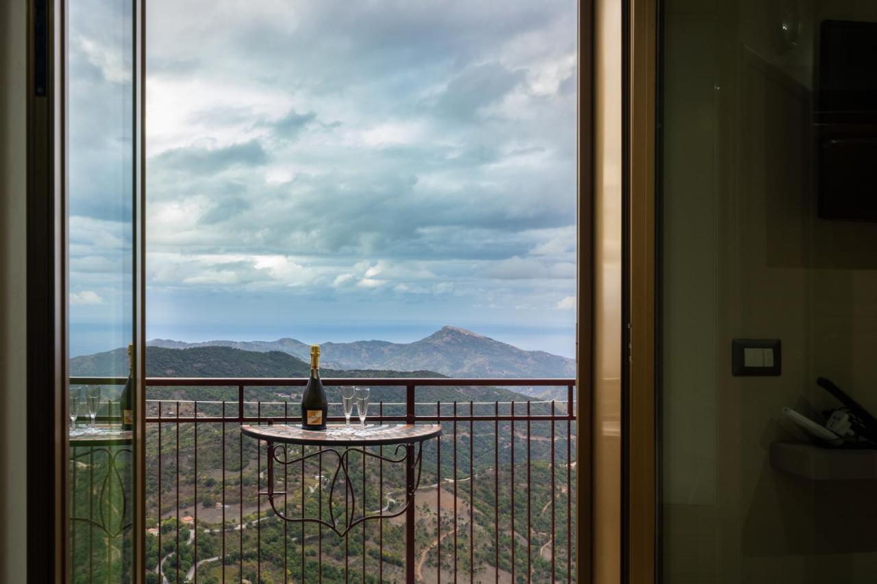 Casa Vacanze Dell'Angelo San Mauro Castelverde Екстериор снимка