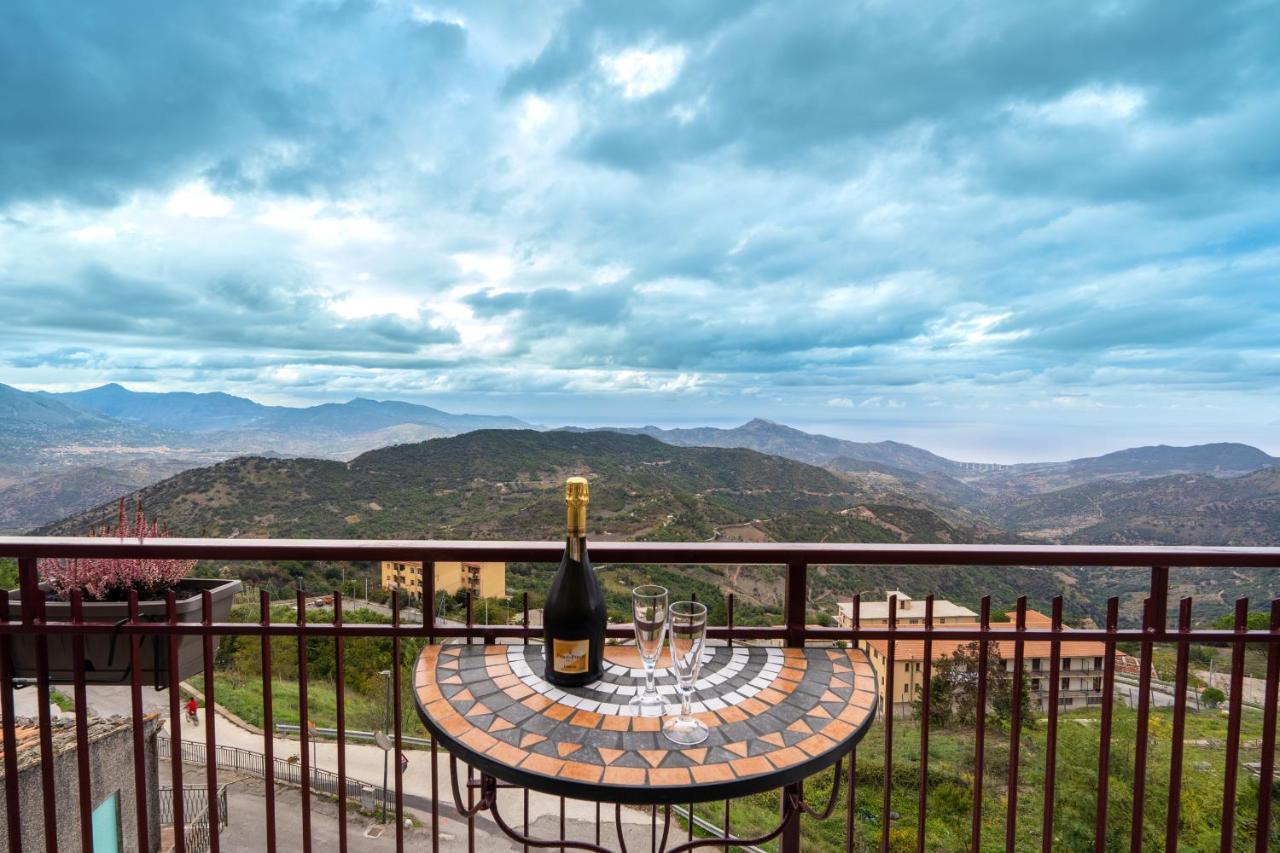 Casa Vacanze Dell'Angelo San Mauro Castelverde Екстериор снимка