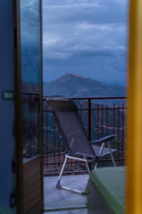 Casa Vacanze Dell'Angelo San Mauro Castelverde Екстериор снимка